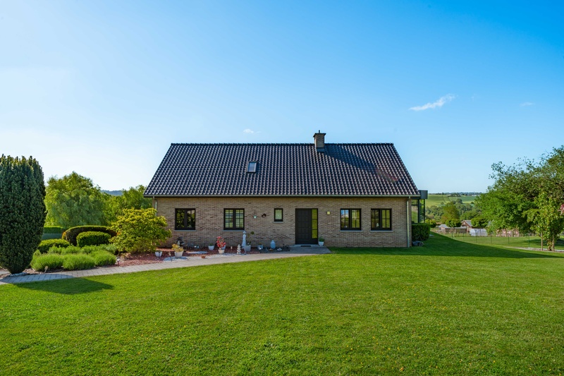 Maison à vendre à Dinant avec grand jardin, disponible chez Easy Estate